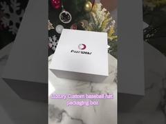 সাদা টুপি বাক্স