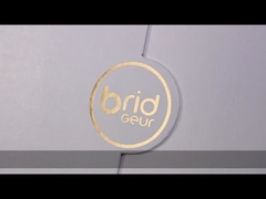 সাদা ভাঁজযোগ্য দ্বৈত দরজা খোলা বাক্স