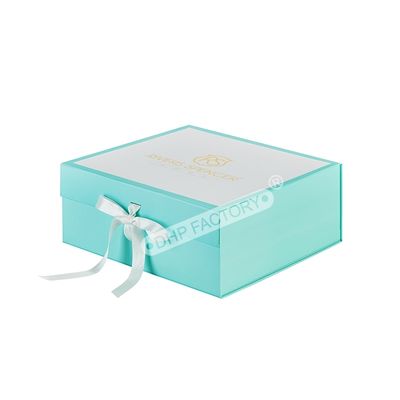 Bon prix Emballage à ruban magnétique pliable vert pour les vêtements de marque en ligne